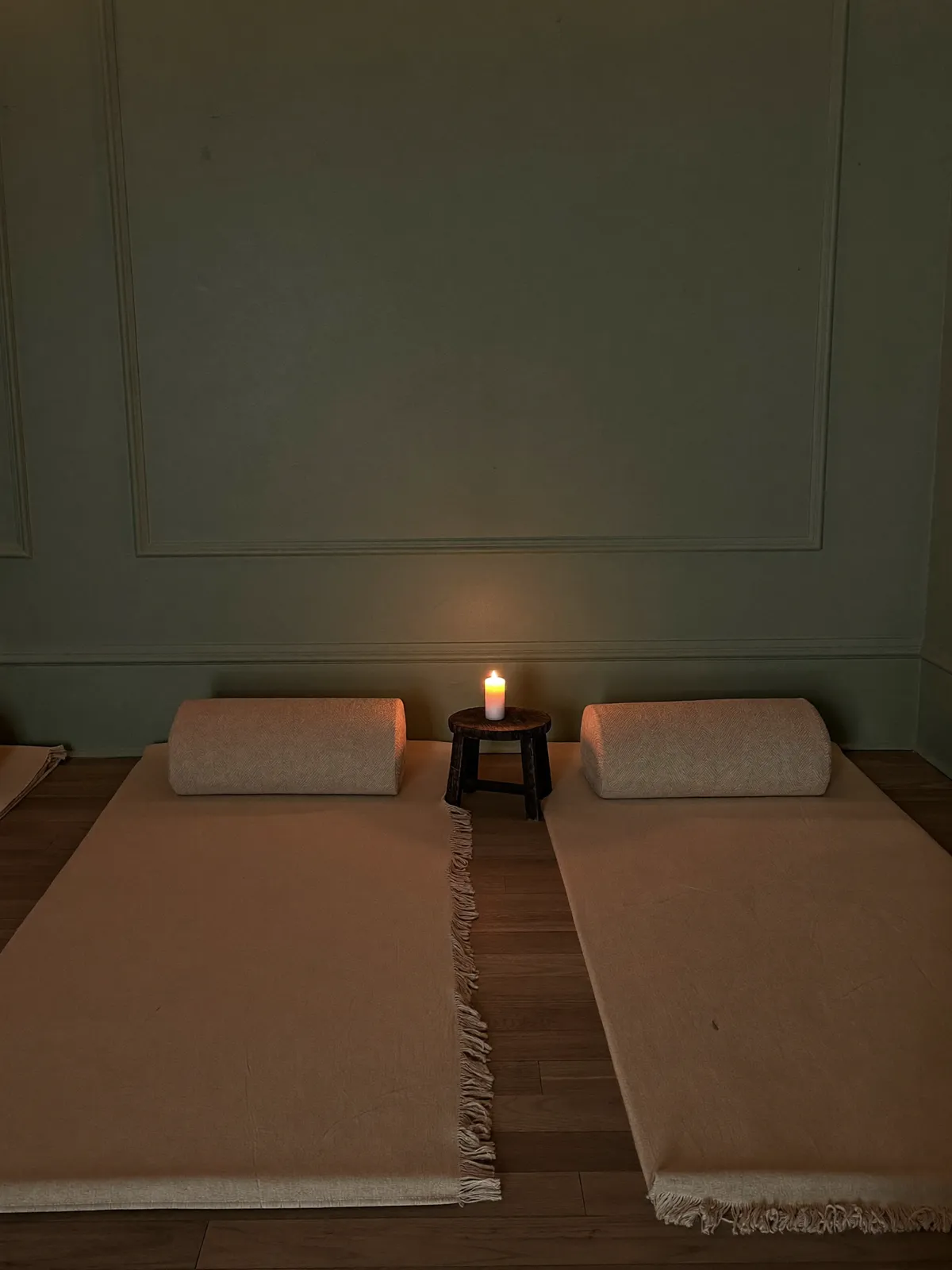 Blankets and bolsters arranged for a yin class